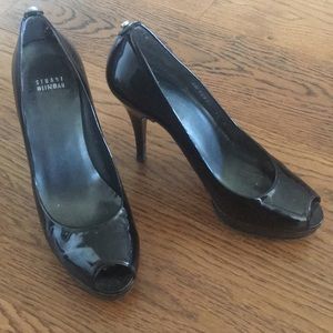 Stuart Weitzman sz 9.5 Black peep toe